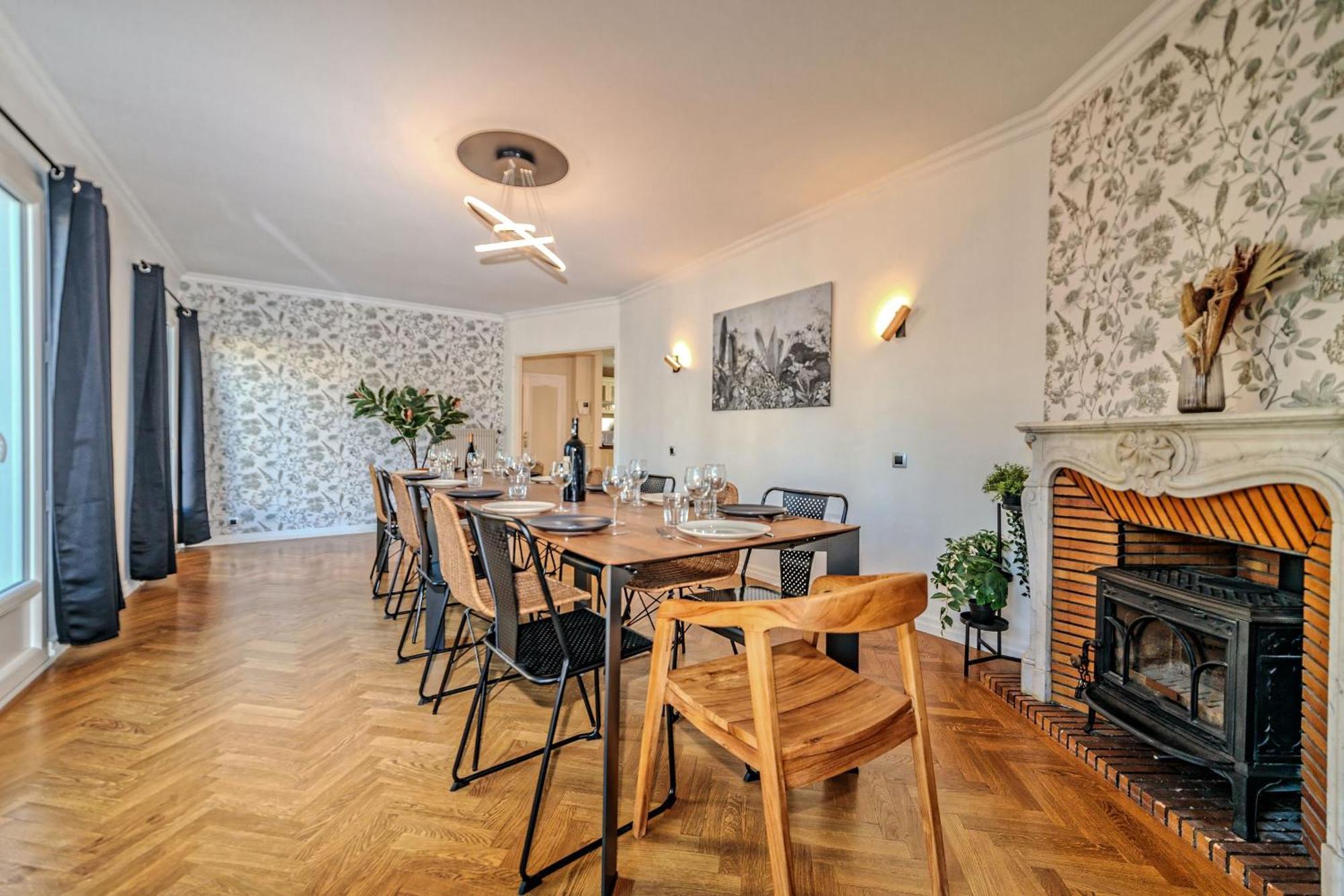 Holiday home Maison 15 Couchages Ideale Pour Sejour En Groupe Clermont-Ferrand